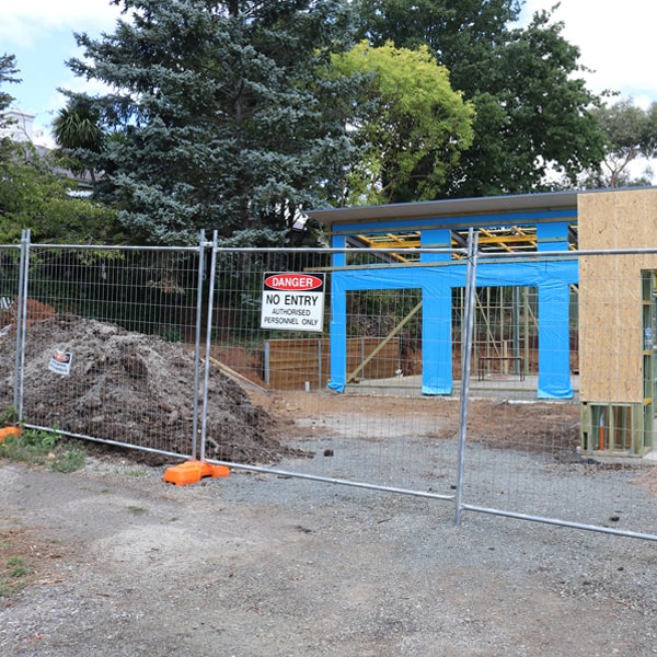 do you deliver and install temporary fencing and what's the price for this in Berkeley Lake